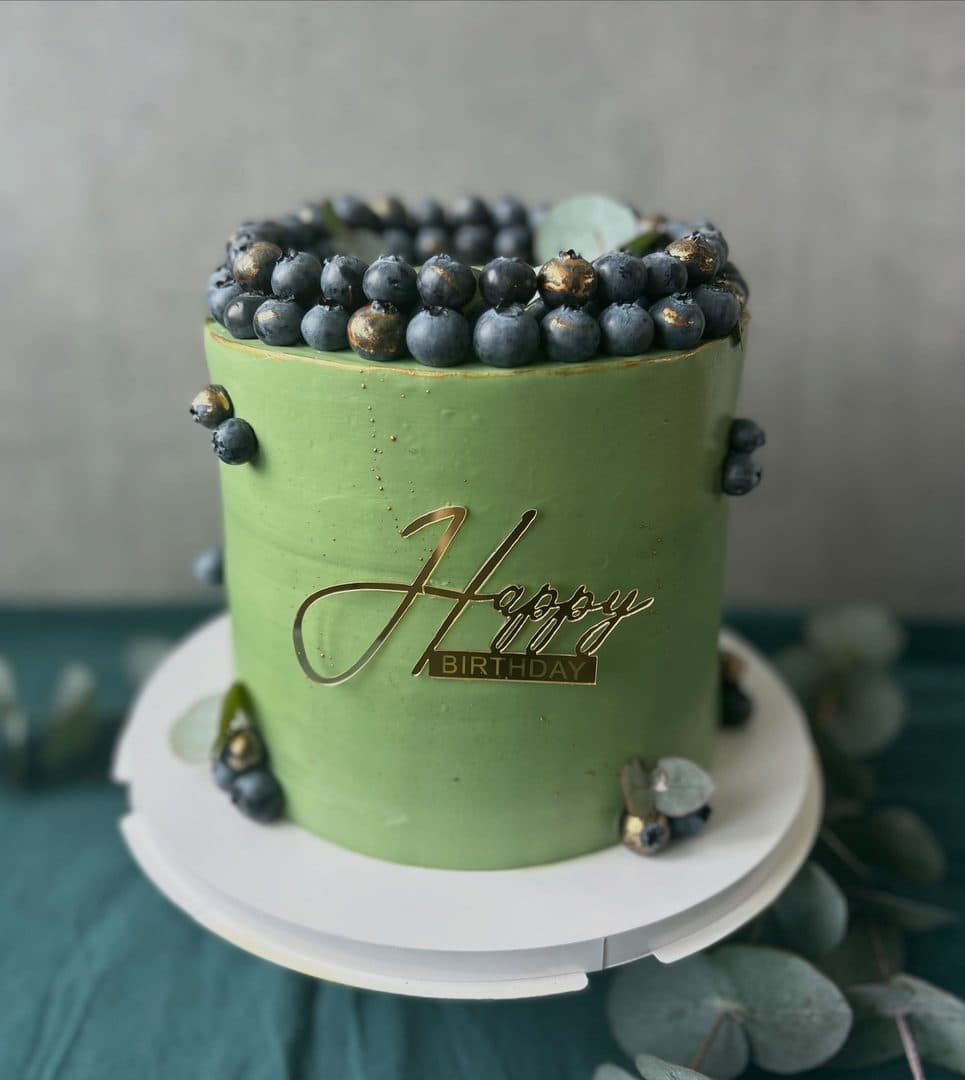 Są torty, które przyciągają wzrok… i takie, o których długo pamięta się po ostatnim kawałku💚🫐